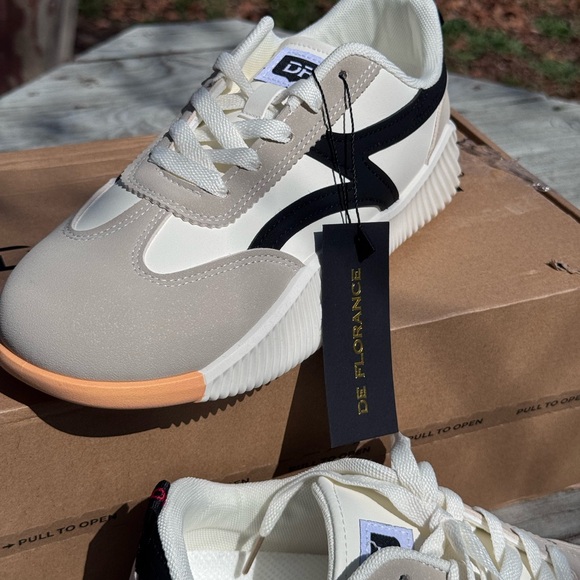 De Florance Vintage Sneakers Women’s Size 9 EU 40 Beige Black Retro Trainer NWT - Picture 3 of 12